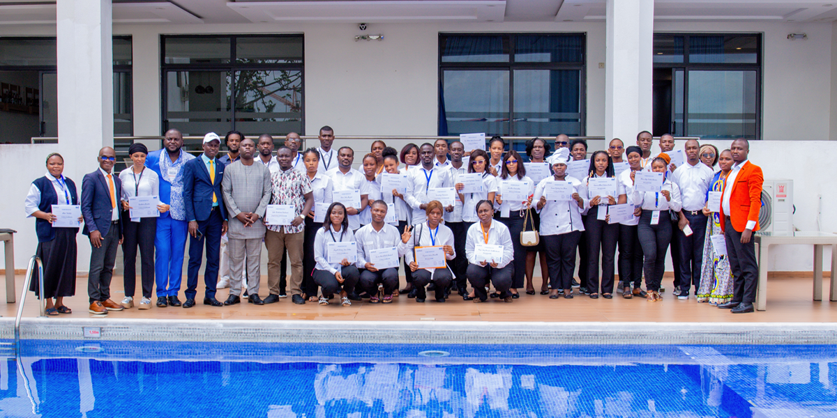 Photo de groupe des participants à ITH Tour CI Abidjan 2026 lors de la remise des certificats.