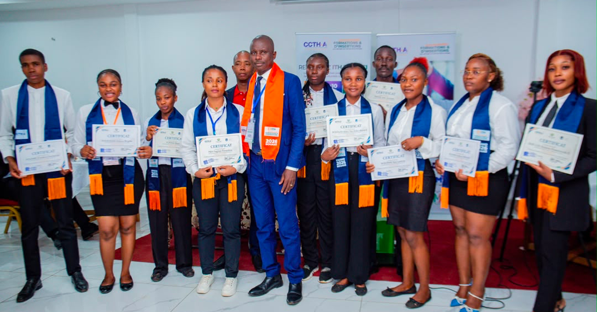 Participants, formateurs et invités réunis lors de la clôture ITH Tour Bouaké 2026